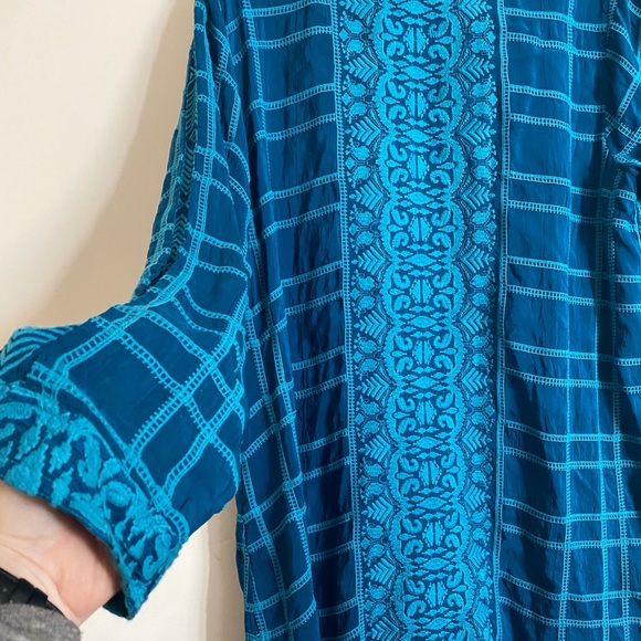 Johnny Was Long Sleeve Teal Blue Rayon Embroidered Stitching Top - Picture 6 of 10